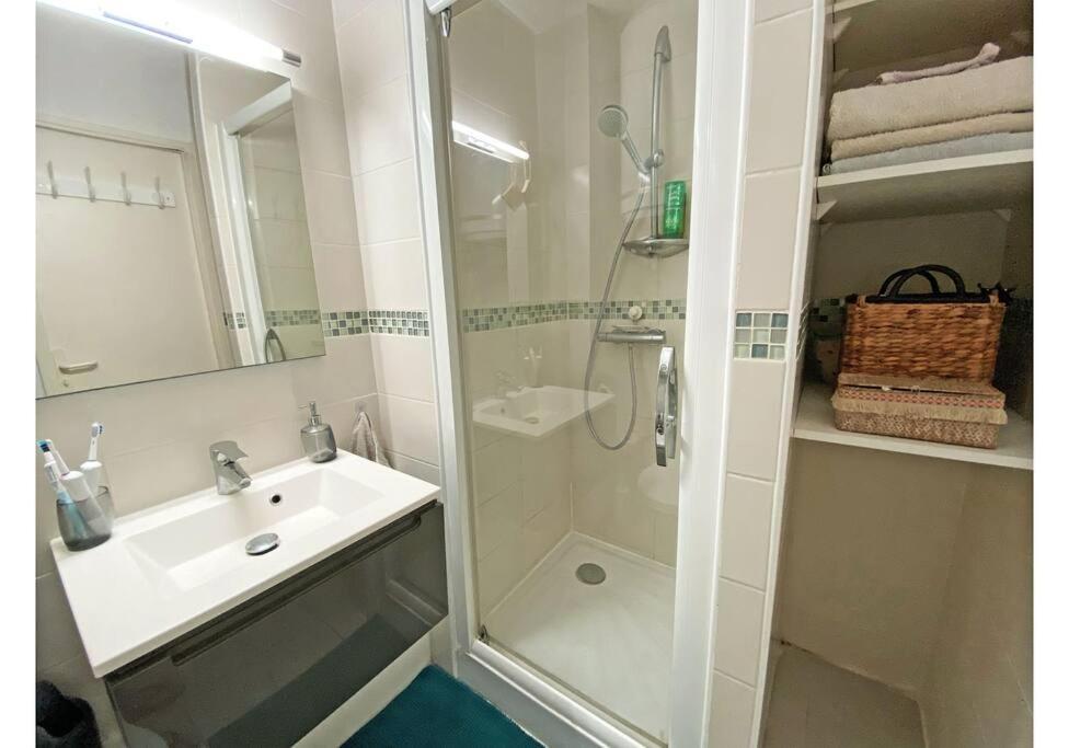 Appartement Joli Studio A 6 Min A Pied De La Plage à Sanary-sur-Mer Extérieur photo